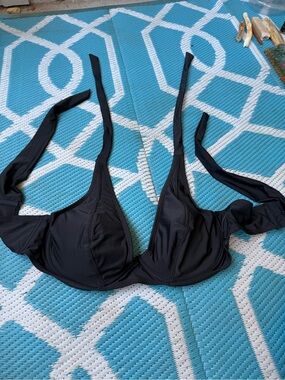 Shapermint Black Underwire Swim Top 2XL lightly padded Halter Style